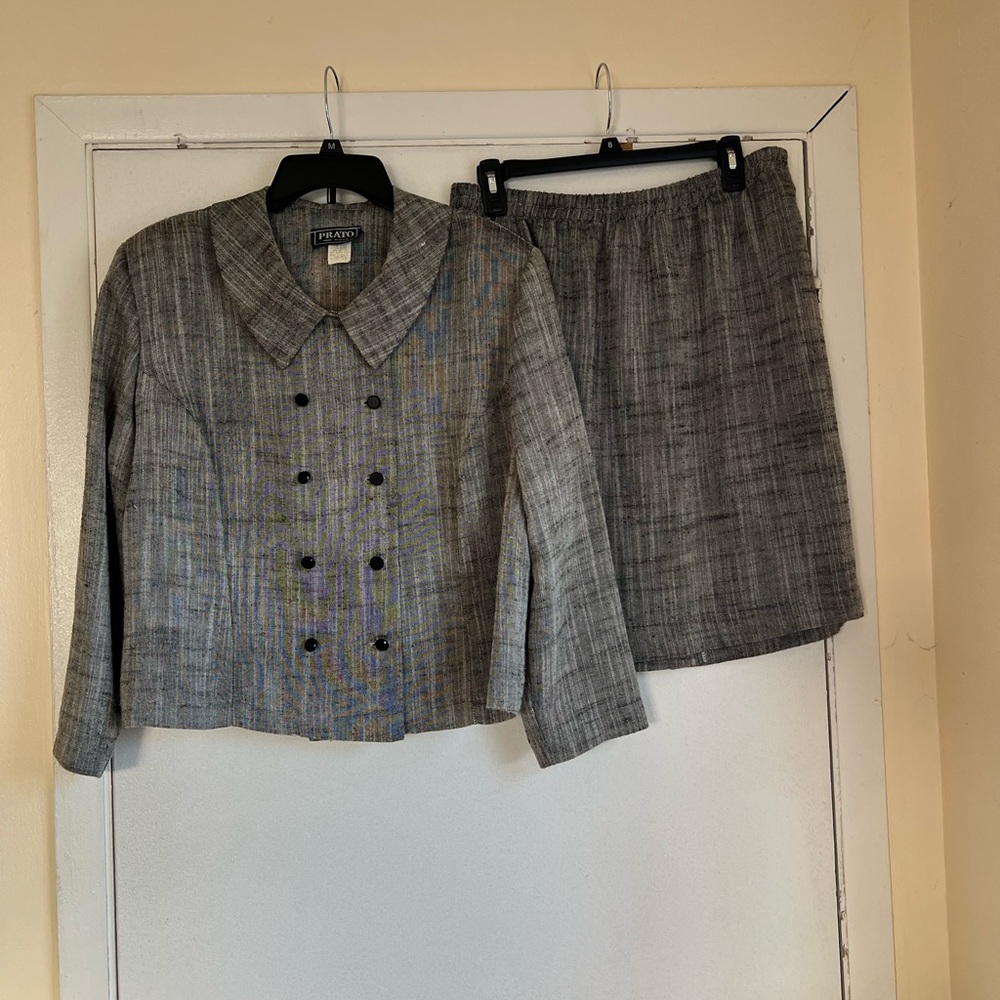 Prato Women's Vintage Gray
Multicolor Skirt Suit Set Size 18
Made in the USA